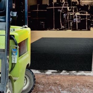 שטיח כניסה למחסנים