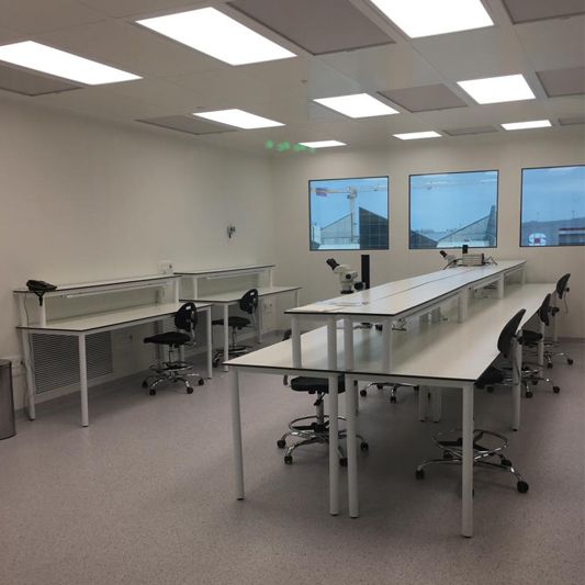 הקמה וריהוט חדר נקי