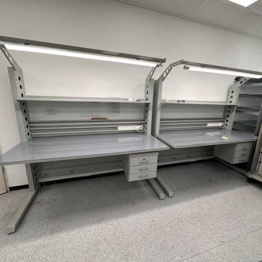 שולחן למעבדה